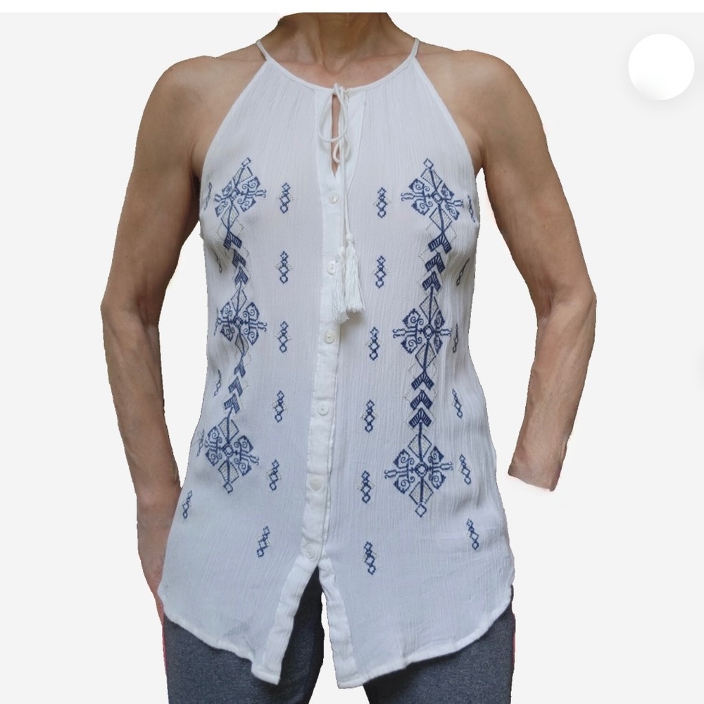 Artisan NY appliqué tank top in Size Small featuring intricate blue and gold met